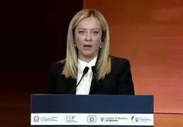 意大利逆转遭乌克兰-淘汰，欧洲杯末轮战中失利的简单介绍